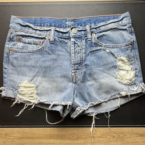 BDG TomGirl Distressed Shorts
Mid Rise, Button fly, Tom Girl - Picture 1 of 5